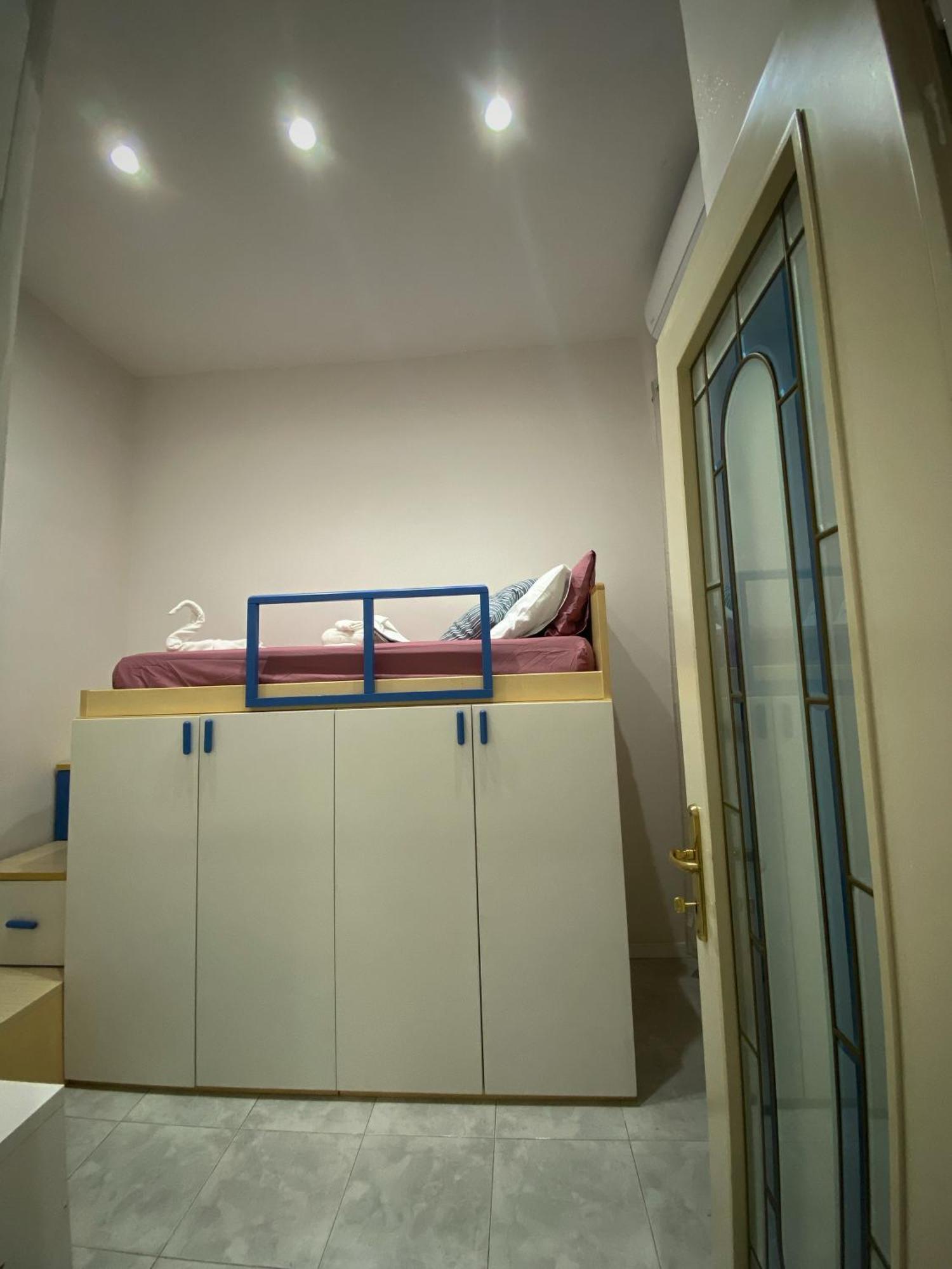La Casa Al Centro " Vicino Al Centro Storico Di Napoli" Apartamento Exterior foto