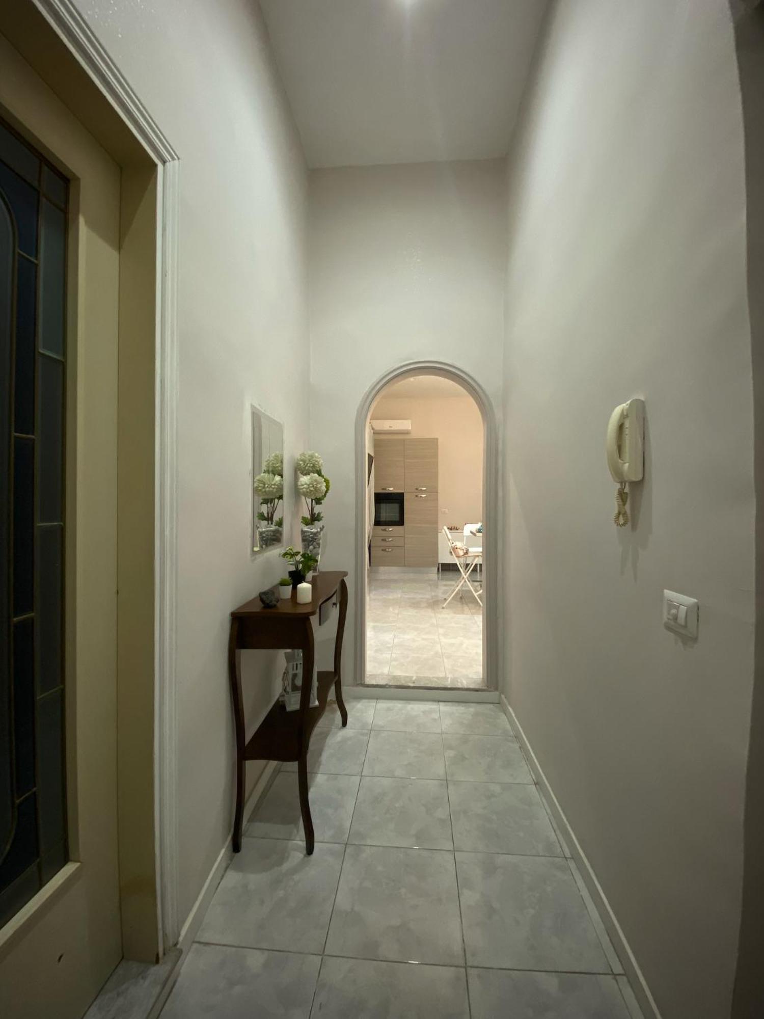 La Casa Al Centro " Vicino Al Centro Storico Di Napoli" Apartamento Exterior foto