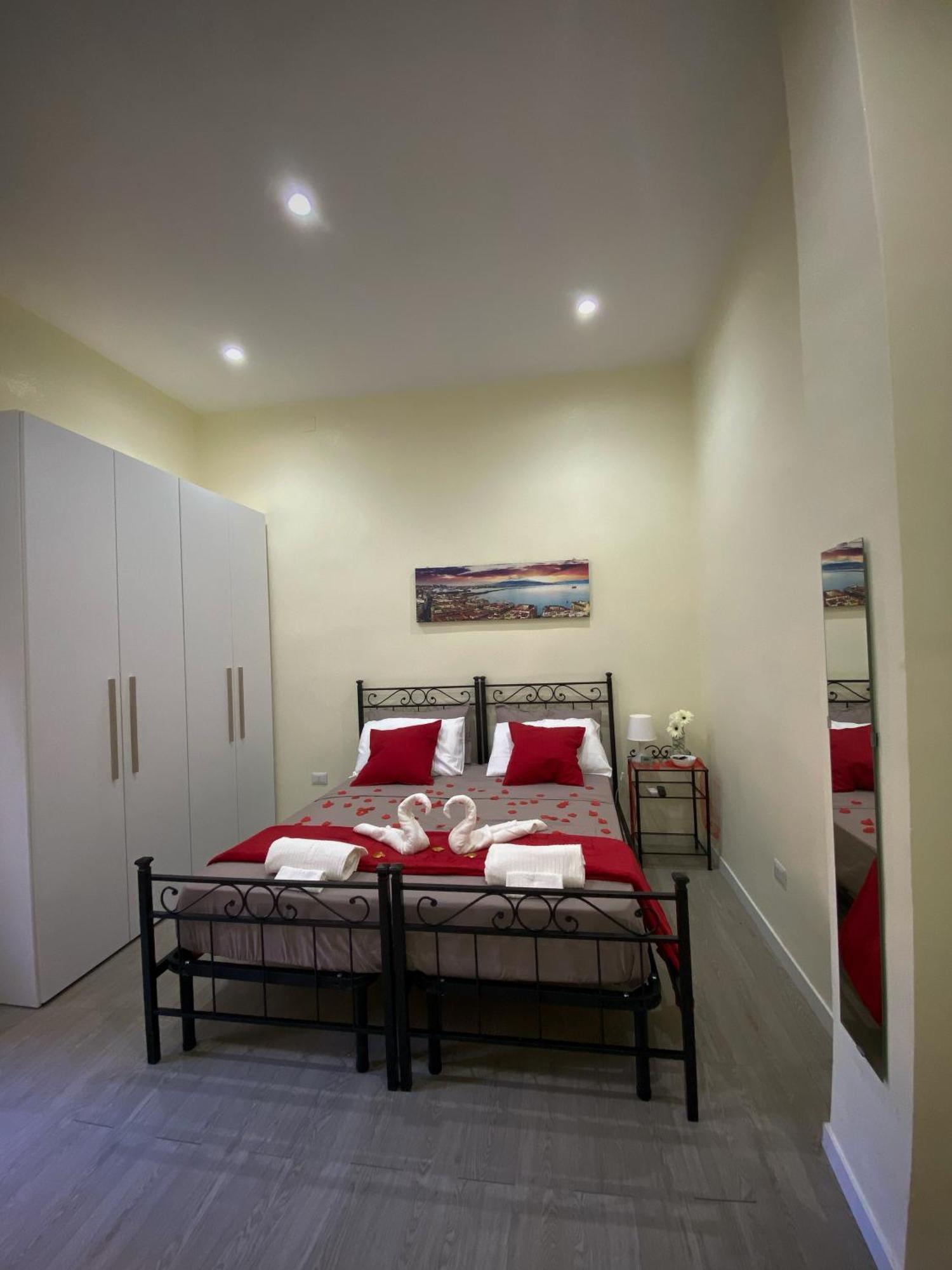 La Casa Al Centro " Vicino Al Centro Storico Di Napoli" Apartamento Exterior foto
