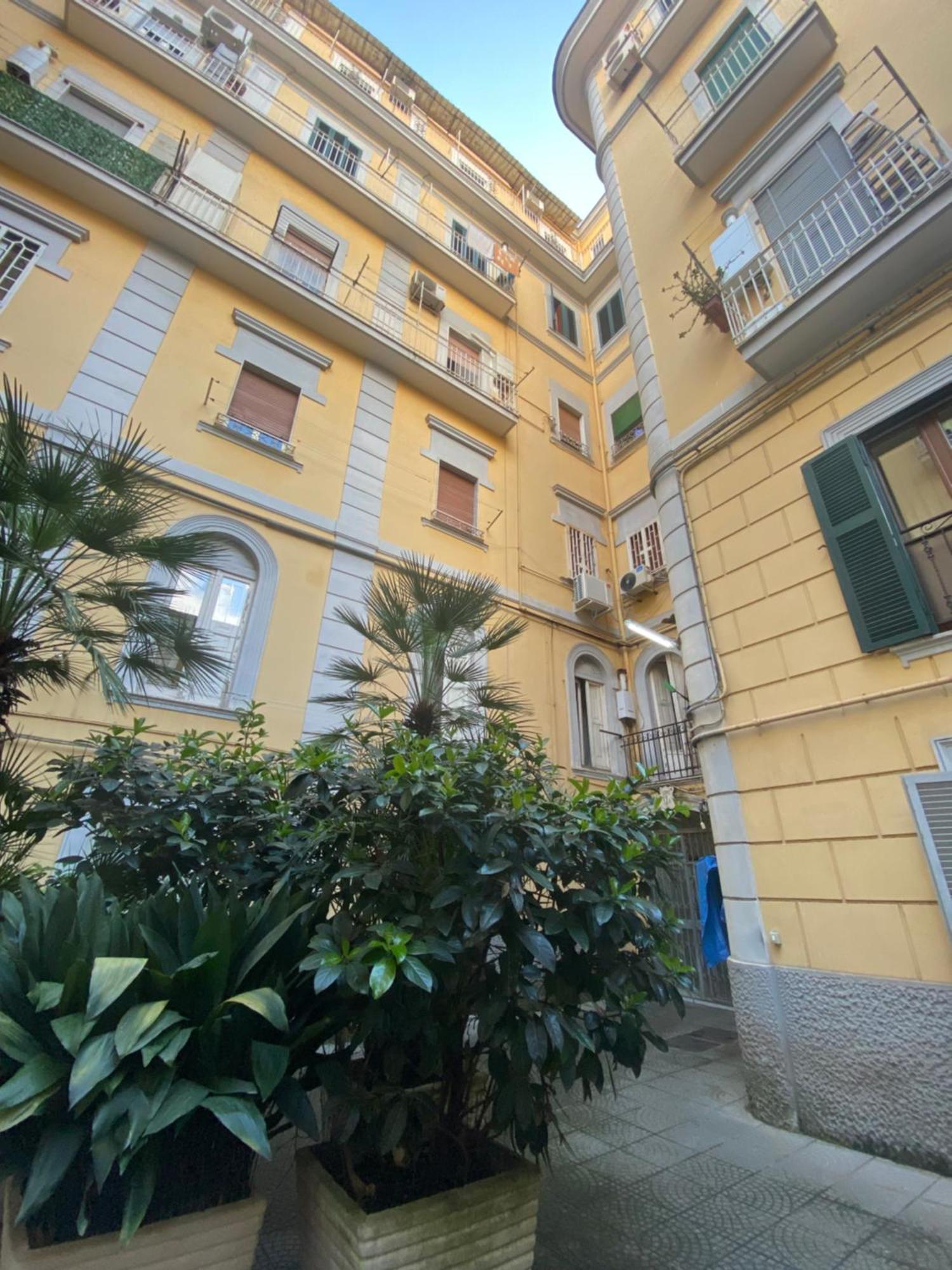 La Casa Al Centro " Vicino Al Centro Storico Di Napoli" Apartamento Exterior foto
